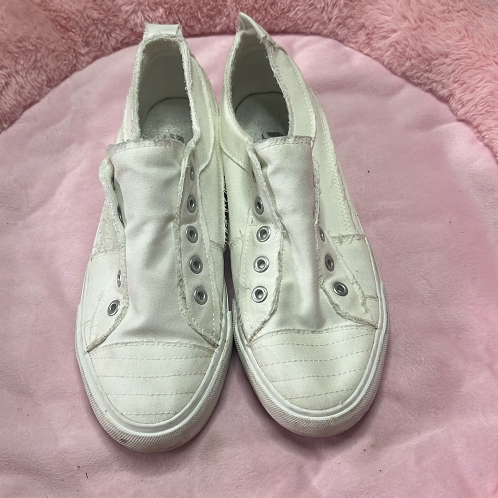 STQ Elastic white shoes